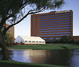 Wyndham Hotel, NW Chicago IL